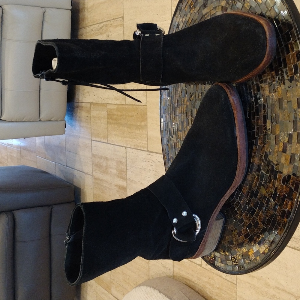 Free People Black Slim Style Boots Size 38 Suede Leather Inside Zip To